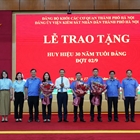 Viện KSND thành phố Hà Nội tổ chức Lễ trao tặng Huy hiệu 30 năm tuổi Đảng đợt 02/9/2024